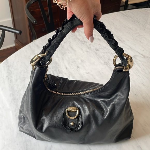 Authentic Gucci Sabrina handbag. Black leather. Ruffle strap - Picture 5 of 9